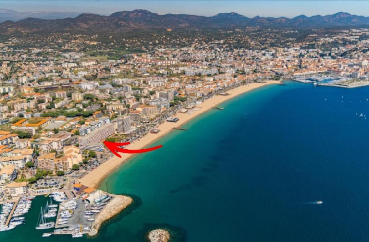 Appartement Vue Mer 80M2 Fréjus Buitenkant foto